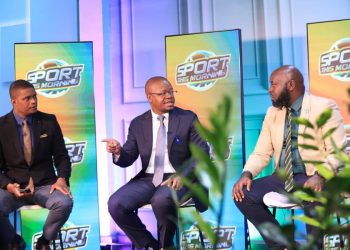 Moses Magogo (in the middle)