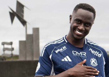 Elvis Bwomono